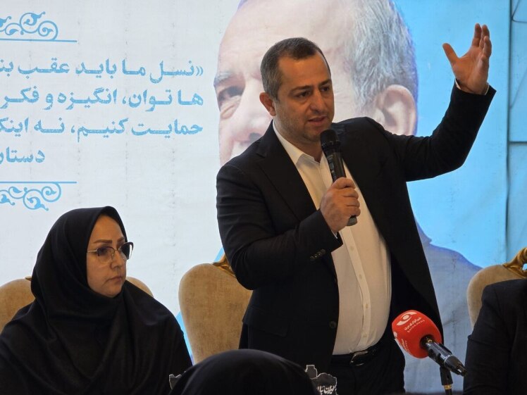 تولد شبکه «ایران‌یاران جوان» در دفاع ملی ۱۲روزه / رحیمی: این شبکه برند اجتماعی دولت "وفاق" خواهد شد 